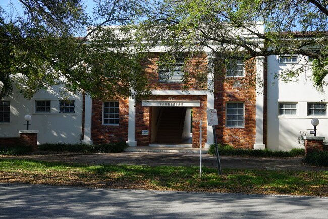 Apartments For Rent In C Gables Fl Forrent Photo 427 Anastasia Ave Unit 14