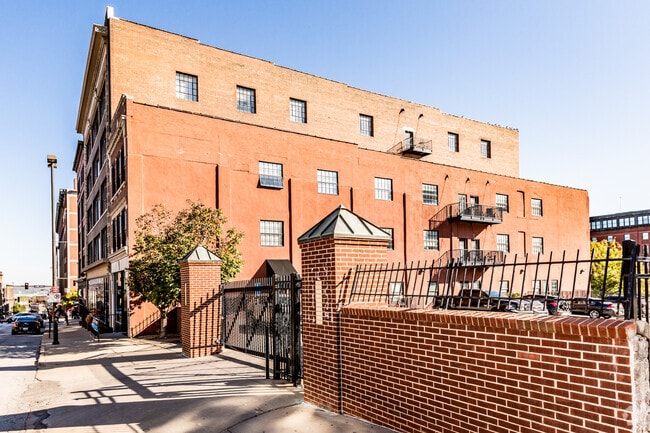 915 Broadway Apartments