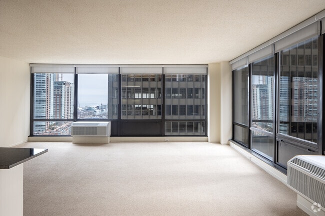 2BR, 2BA - 1,352SF - Living Room - Columbus Plaza