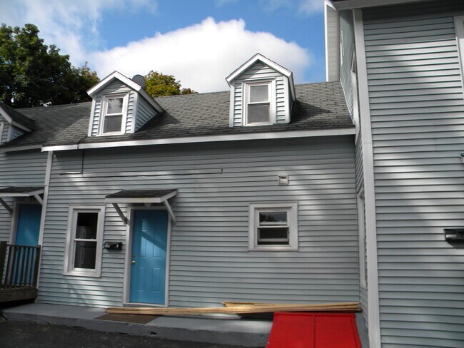 Photo - 139 Cornelia St Unit C