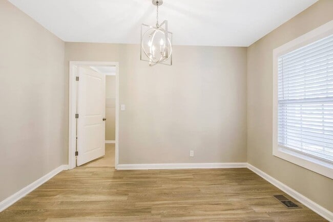 Photo - 2966 Sylvan Rd