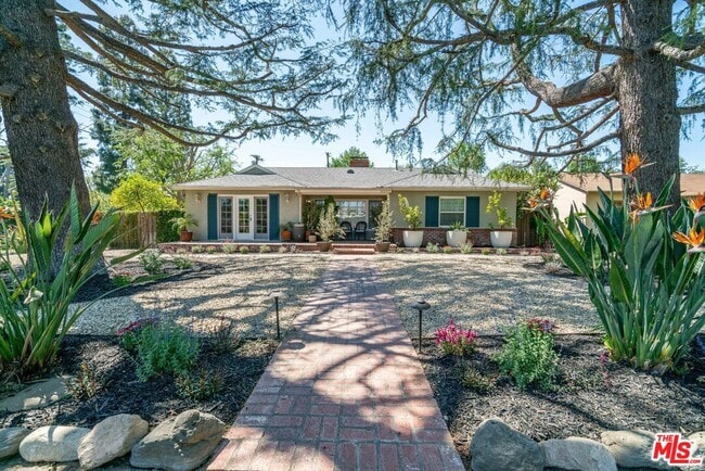 Building Photo - 5501 Cantaloupe Ave