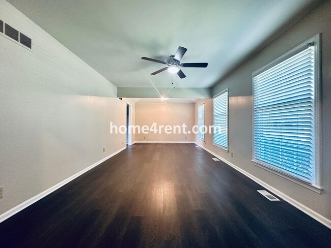 Photo - Cozy Ranch Home in Shawnee w/ Plenty of Natural Light, Wood Floors Throughout and an Updated Kitc...