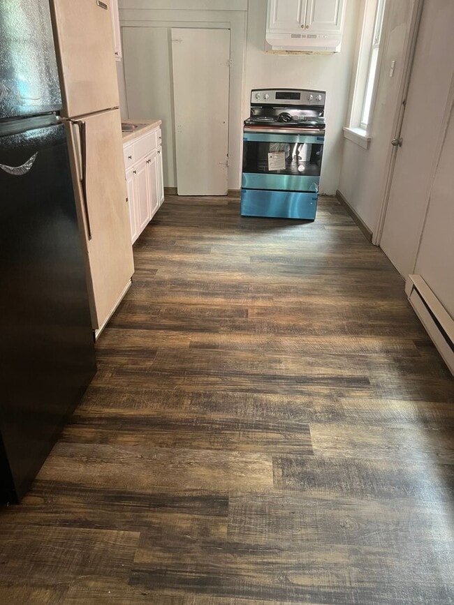 Photo - Large 4 bedroom 2 full bath House Lancaste...
