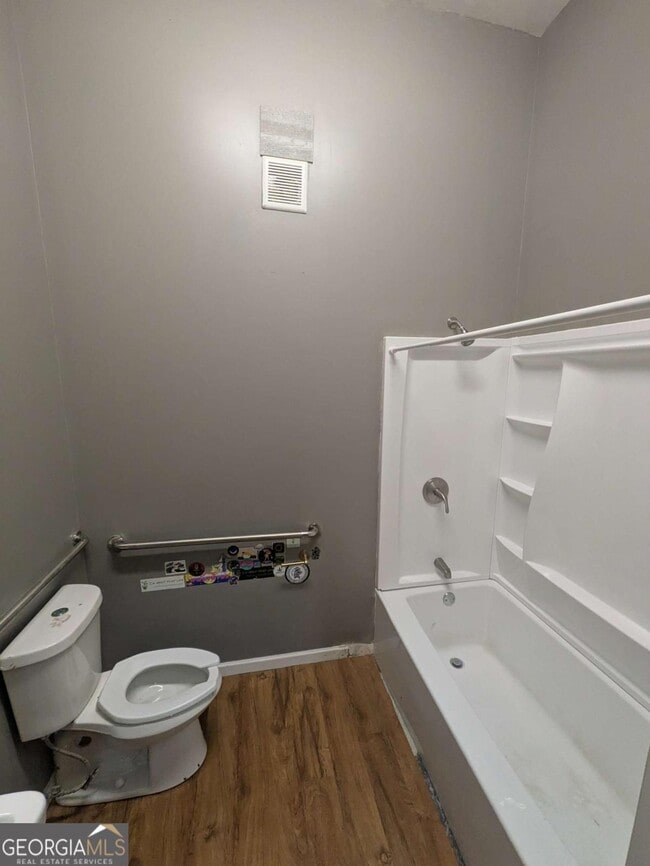 Photo - 242 N 5th Ave