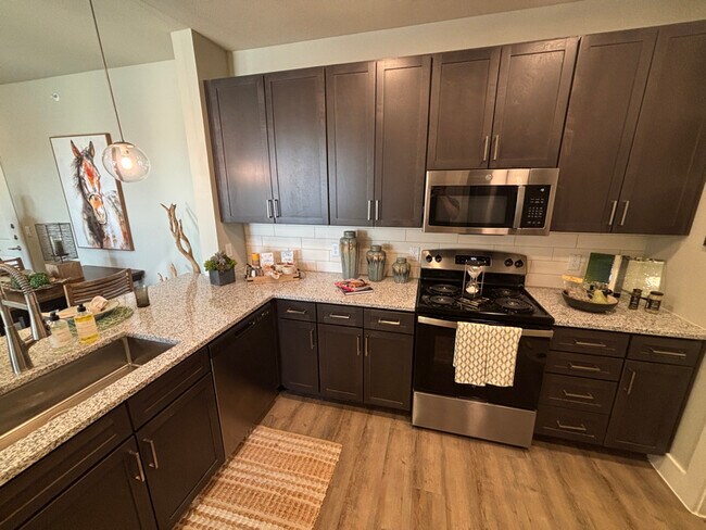 Photo - 425 El Rio St Unidad b1