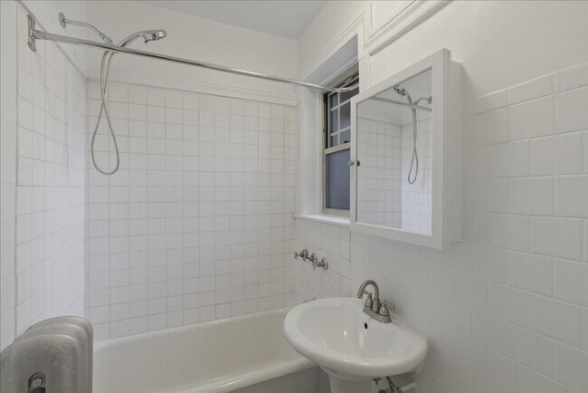 Photo - Large One Bedroom in Andersonville Unidad 29-3B