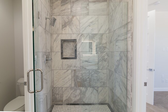 Photo - 1214 W 5th St