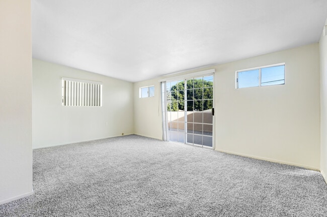 Photo - 12058 Culver Blvd Unidad 12058