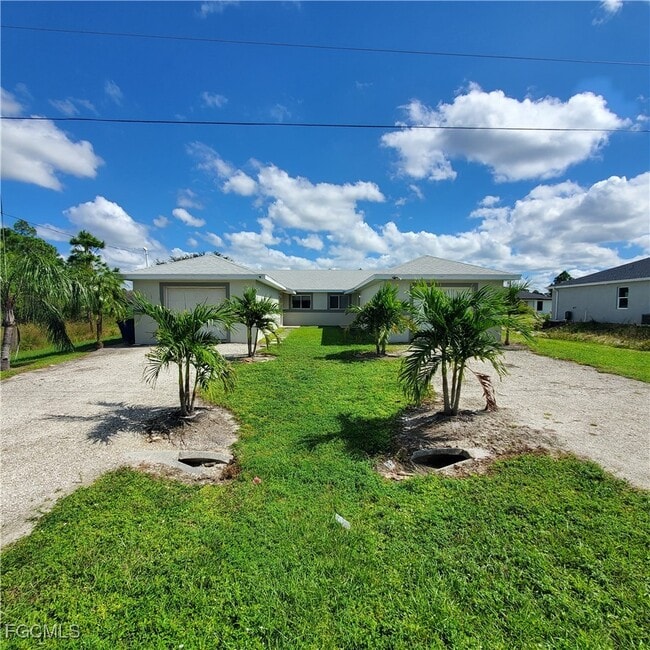 Building Photo - 777 Bedford Dr