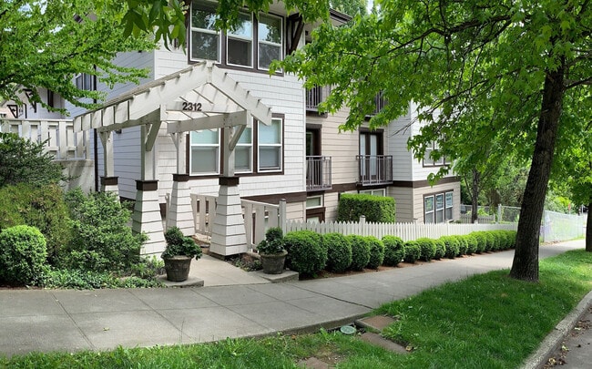 Photo - Burke Gilman Gardens