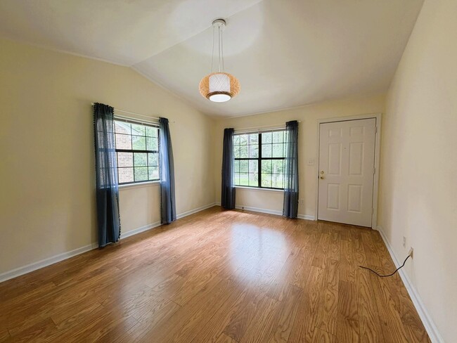 Photo - 136 Belmont Rd
