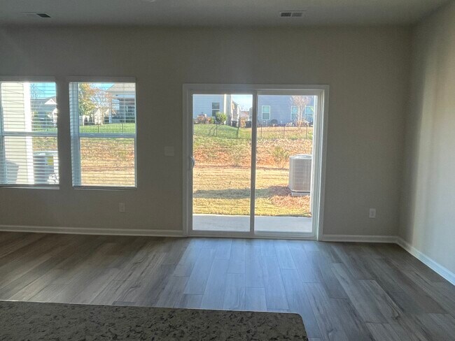 Photo - 5113 Brailey Cir