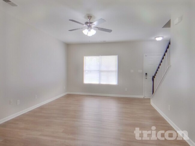 Photo - 411 Matfield Ct