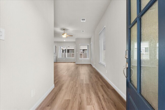 Photo - 700 Topwater Trl