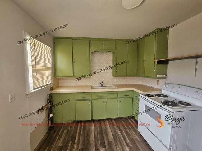 Photo - Hamlet Charming