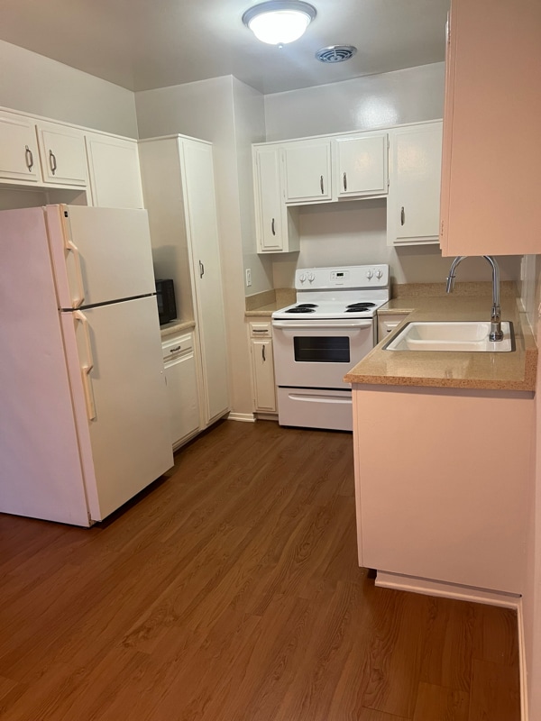 Photo - 5422 Quakertown Ave Unidad 215