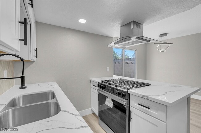 Building Photo - 456 Sellers Pl Unit 0