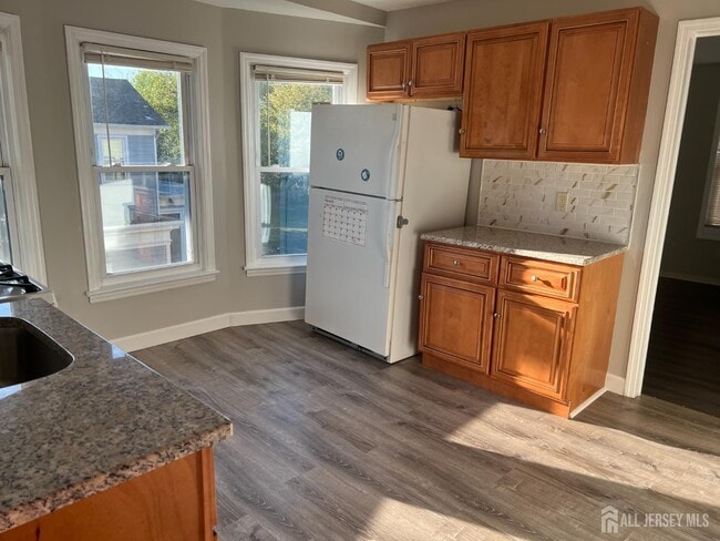 Photo - 104 W High St