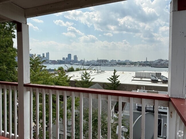 Building Photo - 288 Meridian St Unit 3 Rental