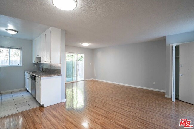 Photo - 1415 S Point View St Condo Unit 4