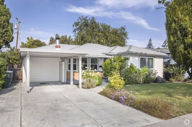 Building Photo - Lovingly Maintained 3 Bed, 1.5 Bath Home I...