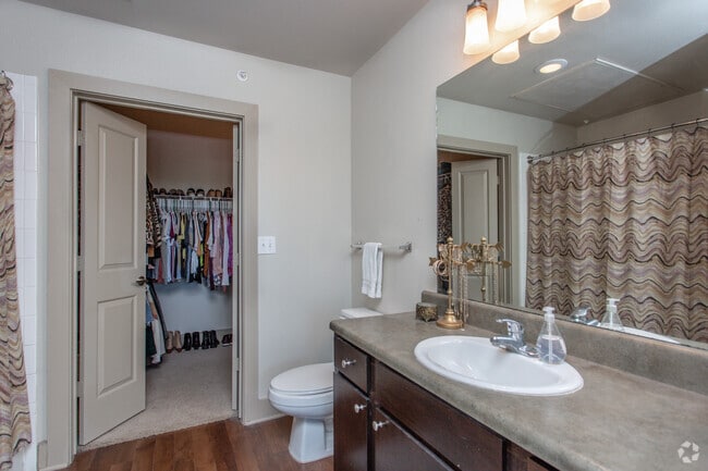 2 Br, 2 Ba - 950 SF - B1