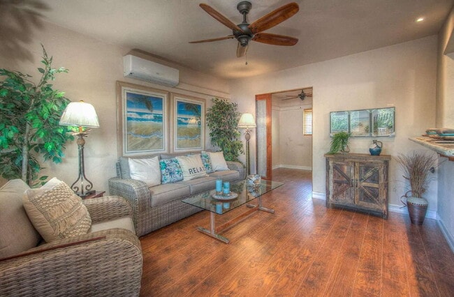 Photo - Bahama Palms, Newly Renovated Downtown Riverside Retreat! Unit F