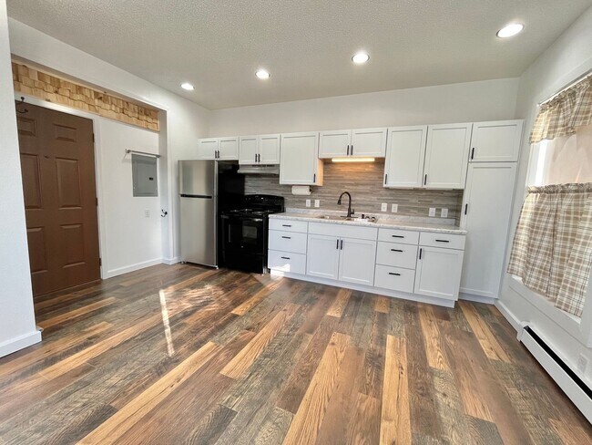 Photo - Spacious Studio for rent near Downtown Sioux Falls!