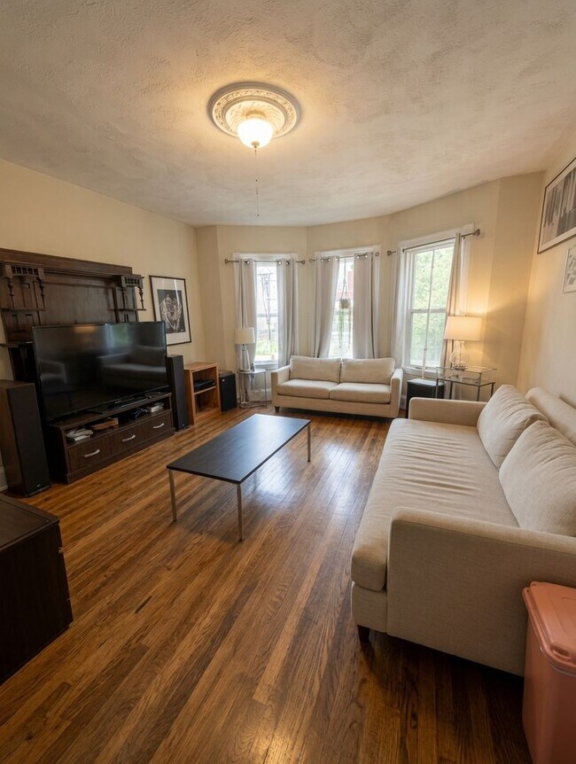 Photo - Amazing 5 bed 2 bath in Lower Allston