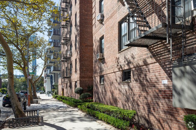 Photo - 9902 3rd Ave