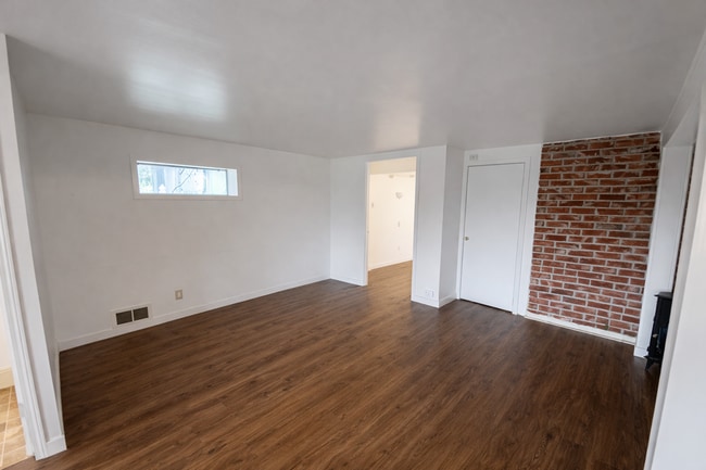 Photo - 3701 Rockefeller Ave Unidad B