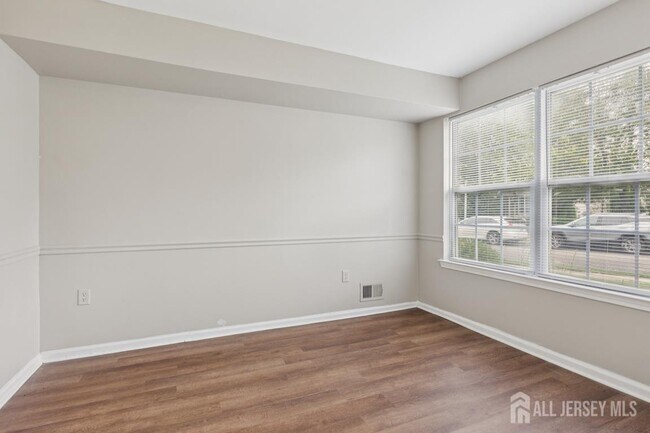 Photo - 121 Giera Ct