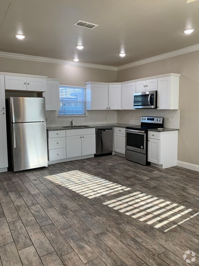 Building Photo - 2408 E 14th St Rental