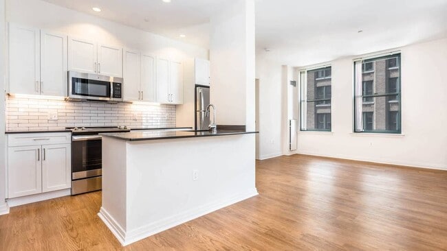 Building Photo - 26 Battery St Unit 3T Rental