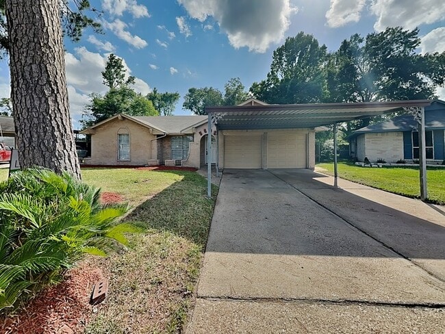 Photo - 5602 Briarwick Ln House