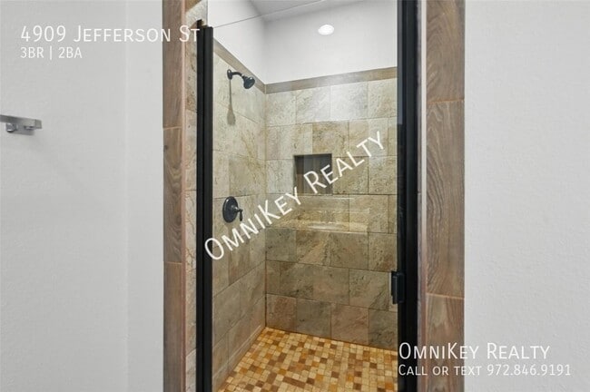 Photo - 4909 Jefferson St