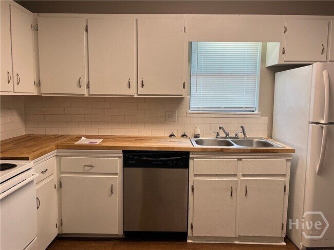 Photo - 120 Pinehurst Ct Unit 1