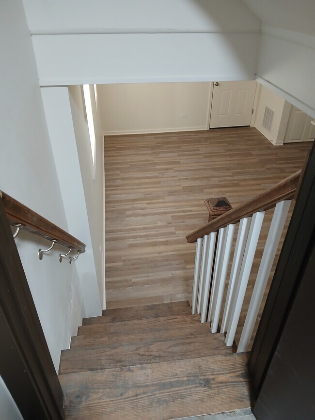 Photo - 2221 W Winnemac Ave Unit GN