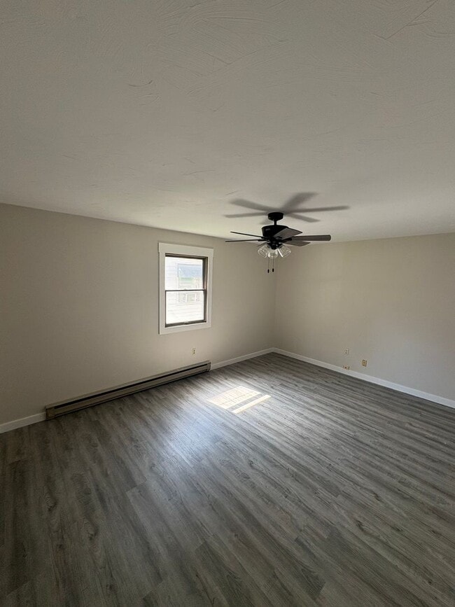 Building Photo - 2202 Illinois Ave Unit #4