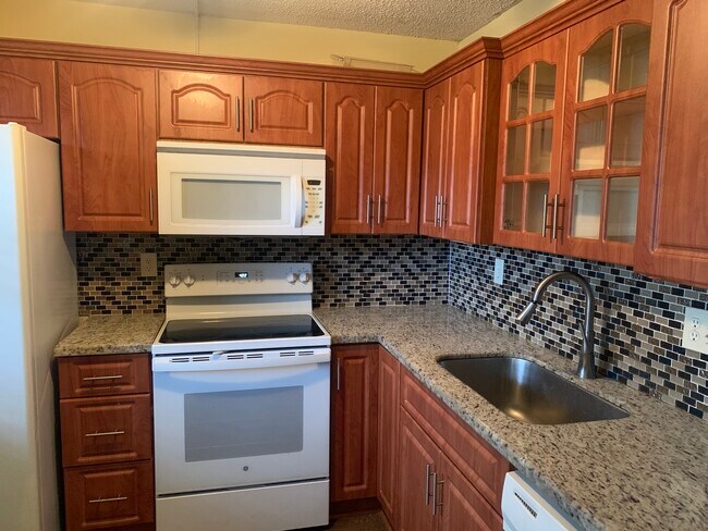 Photo - 1810 N Lauderdale Ave Unit 2405