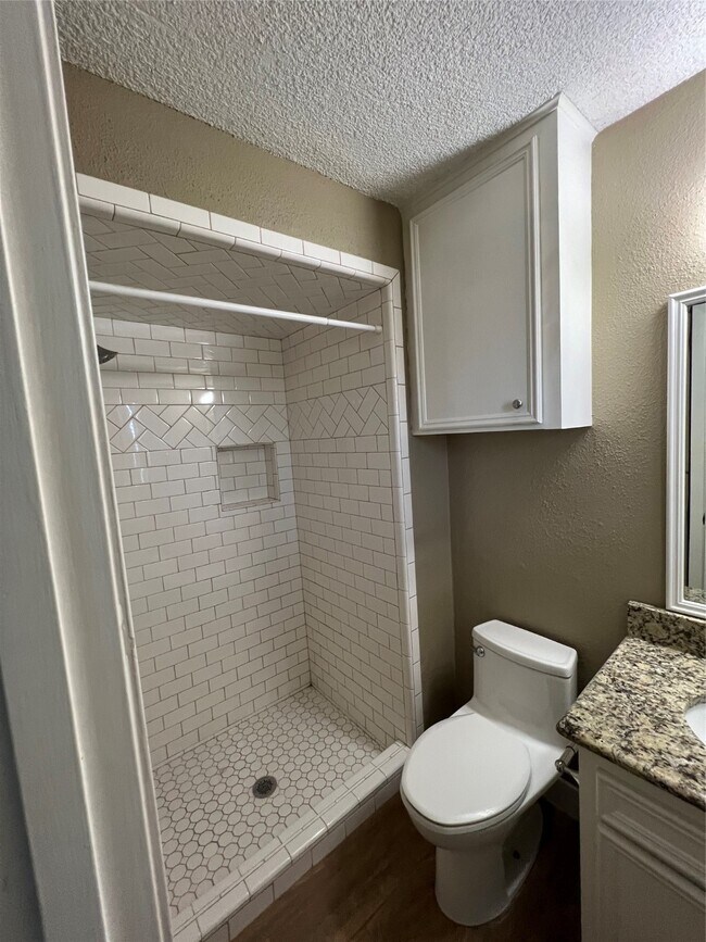 Photo - 6010 Hoover St