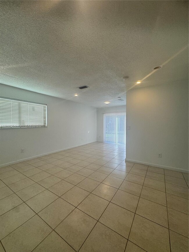 Building Photo - 11741 SW 181st St Rental