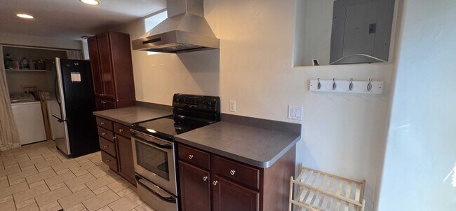 Photo - 322 E 6th Ave