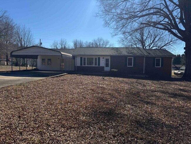 W. Statesville Area - 3BA / 2BA + Carport - W. Statesville Area - 3BA / 2BA + Carport Casa