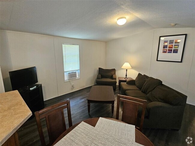 Building Photo - 1225 Osteen St Rental