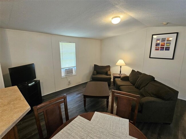 Building Photo - 1225 Osteen St Rental