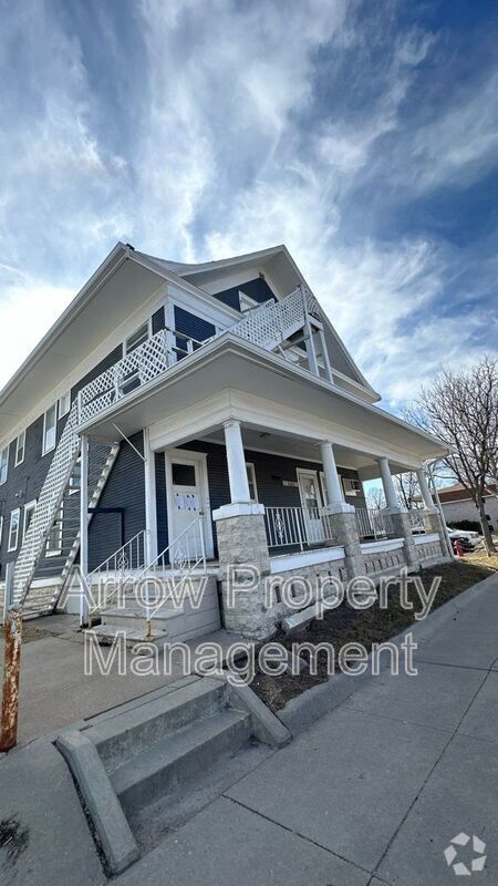 Building Photo - 2601 Vine St Unit 3 Rental