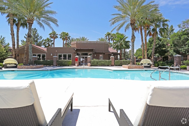 Pool - Rancho Ocaso Apartments