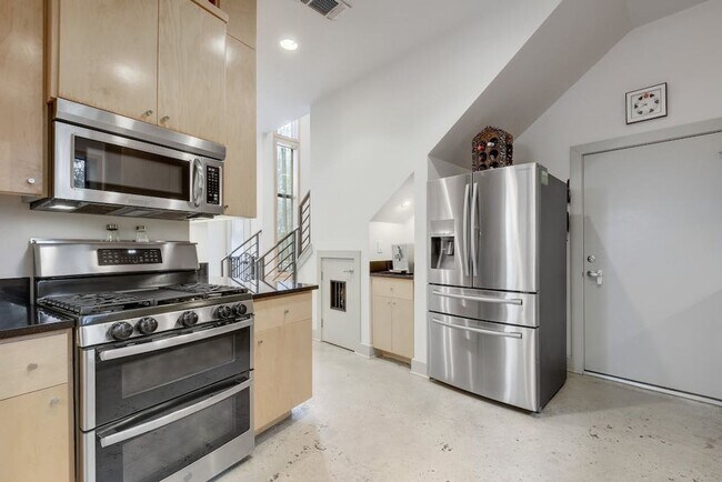 Photo - 2608 Del Curto Rd